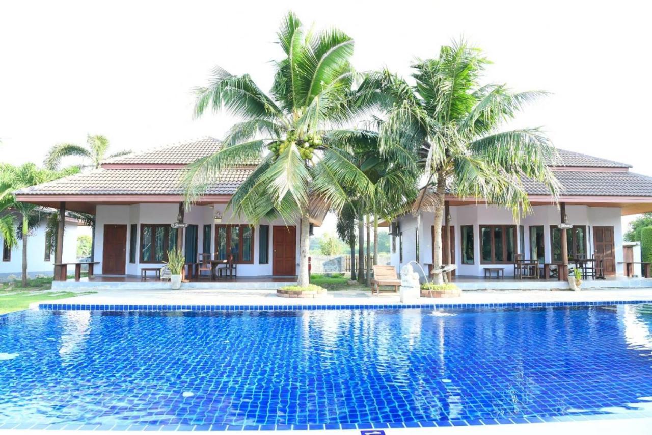Waterside Resort Pran Buri Extérieur photo